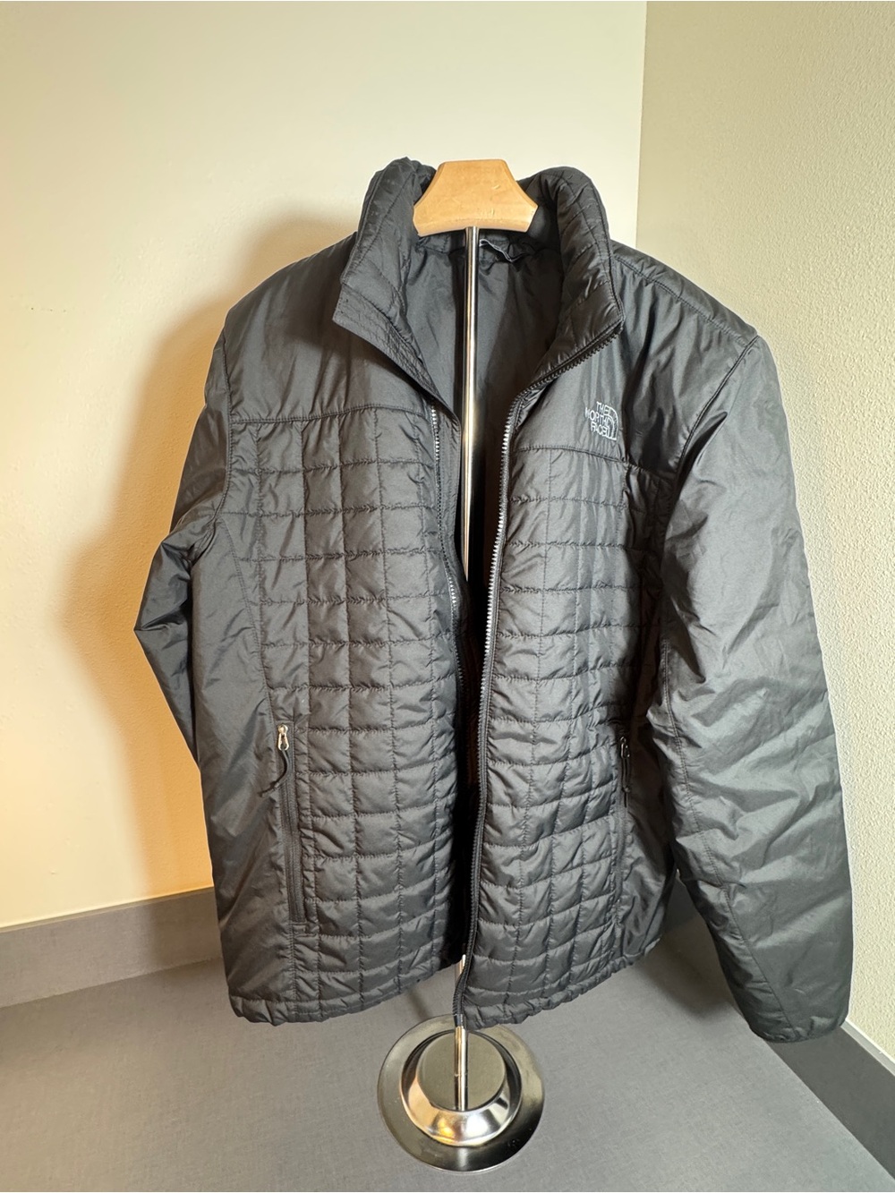 The North Face Quilted Puffer Jacket Men Small Black Full Zip Hybrid